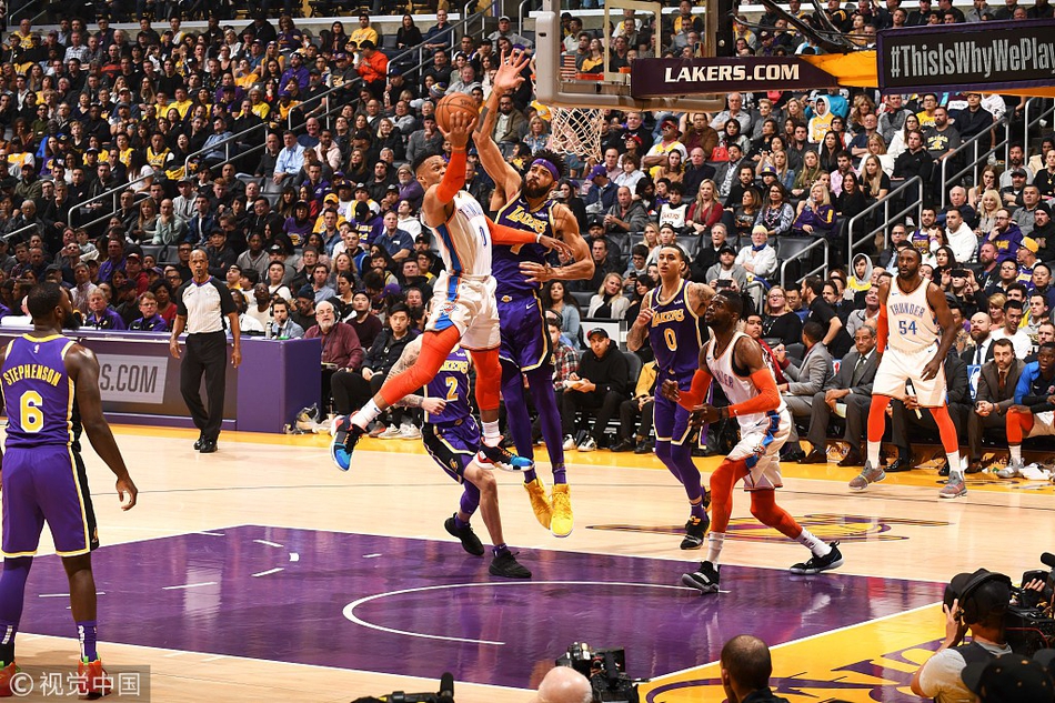 在禁区内冷 在禁区内冷