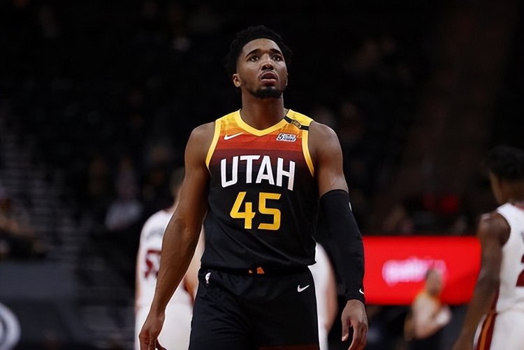 系中的佼佼 系中的佼佼